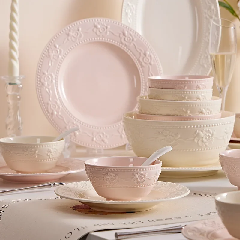 Color Embossed Strawberry Cream Style High Value Dishes and Dishes Set, Ceramic Tableware Household
