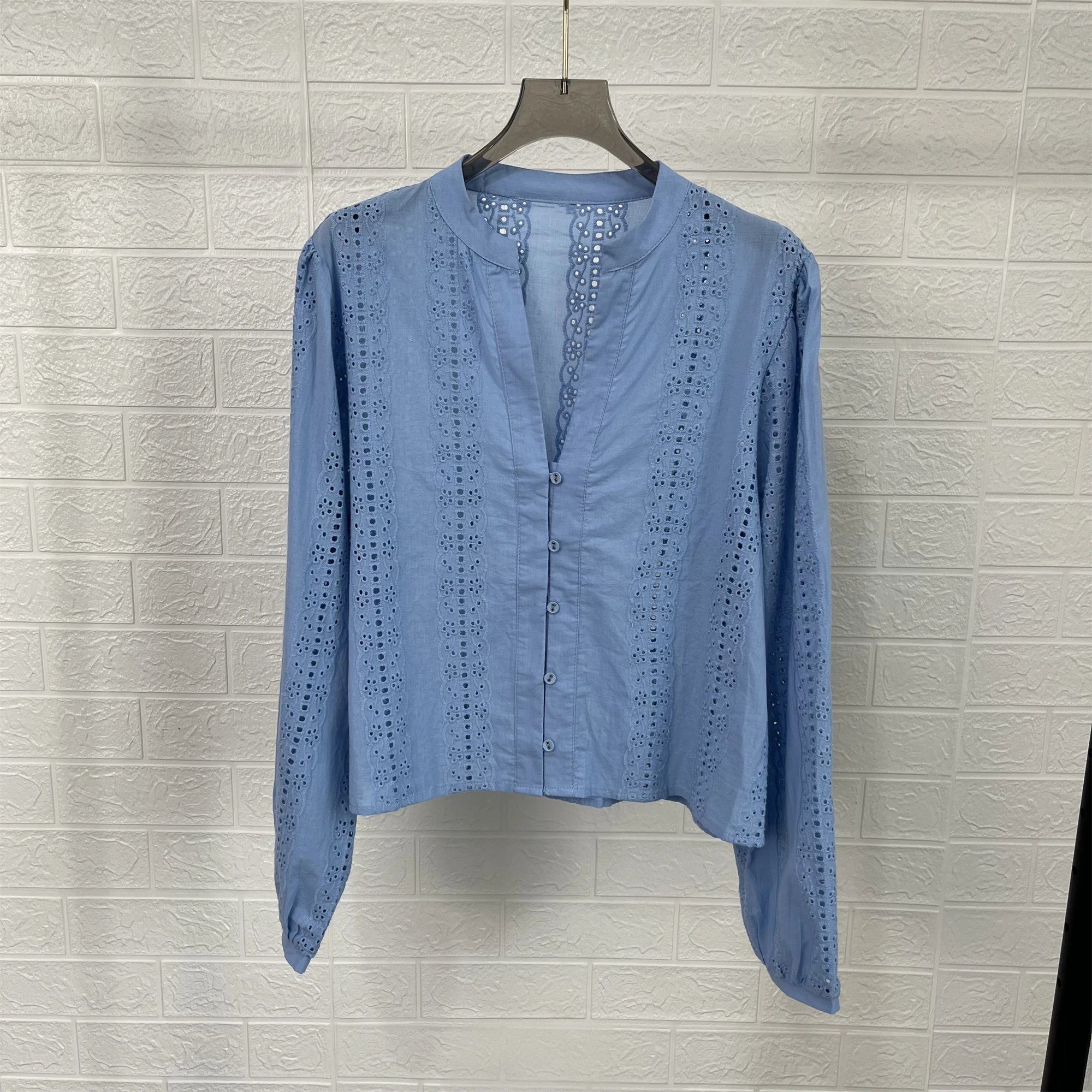 

Taop&Za women's clothing 2024 autumn new style fashionable all-match V-neck long-sleeved hollow embroidery short shirt top