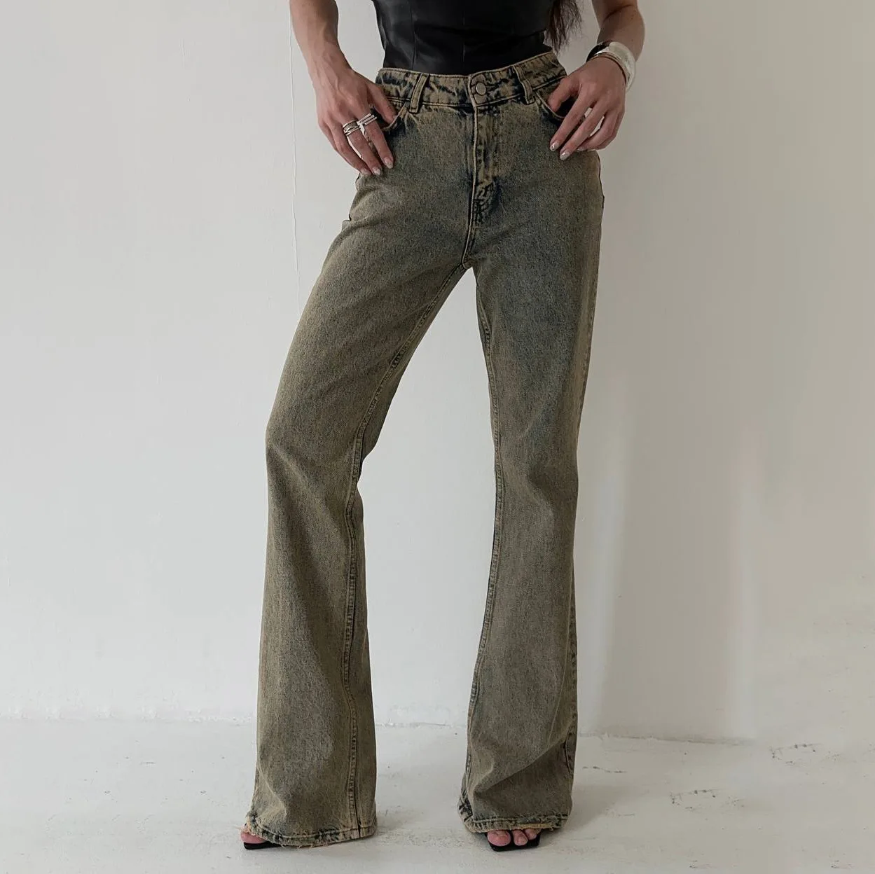 

Винтажные расклешенные джинсы с дырками для женщин, новинка 2023 года, универсальные мешковатые брюки с высокой талией, модные узкие прямые джинсовые брюки