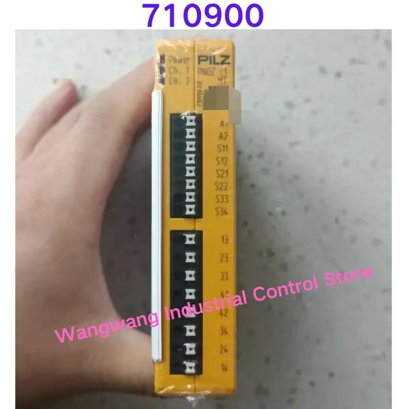 Brand-new  PNOZ c1 safety relay, model 710900, 24VDC