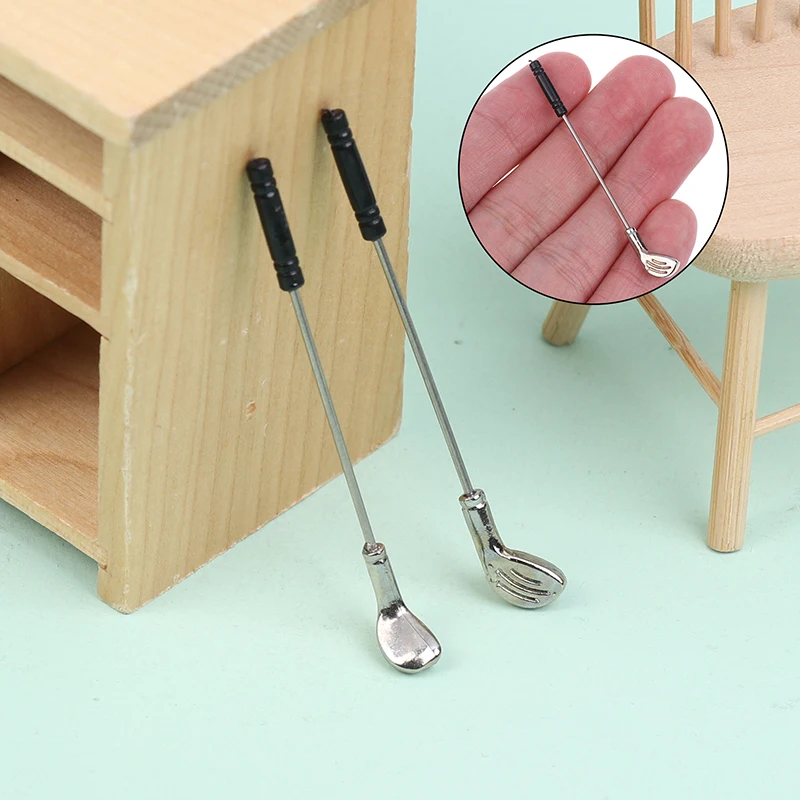 5 pièces/ensemble 1:12 échelle maison de poupée Miniature Clubs de Golf jouets modèle de Golf avec 4 bâtons et 1 balle semblant jouer jouets