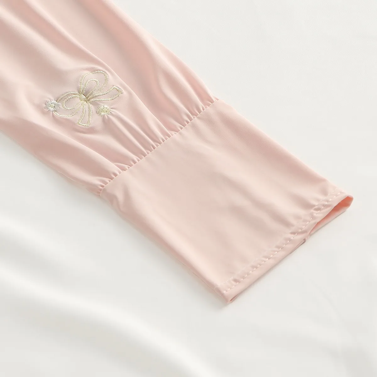 Protezione solare estiva con farfalla ricamata in seta ghiacciata, stile sottile, traspirante, UV, adatta per la guida e il ciclismo