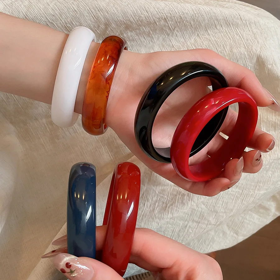 Europäisch-Amerikanisches Geometrisches Rundes Armband aus Harz - Modisches Minimalistisches Vielseitiges Waldstil-Design Handschmuck für Frauen