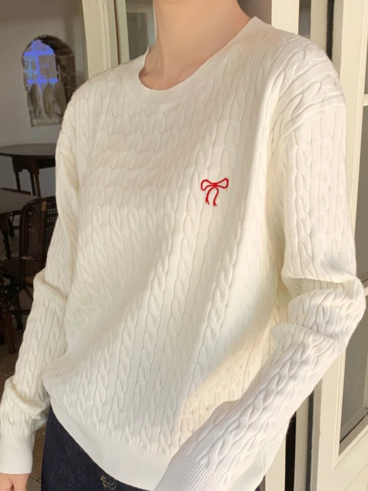 Layering Basic Inner Top 2026 Autumn New Women Sweater O-Neck Knit Elegant Tweed Style Embroidered Long Sleeve Pullover