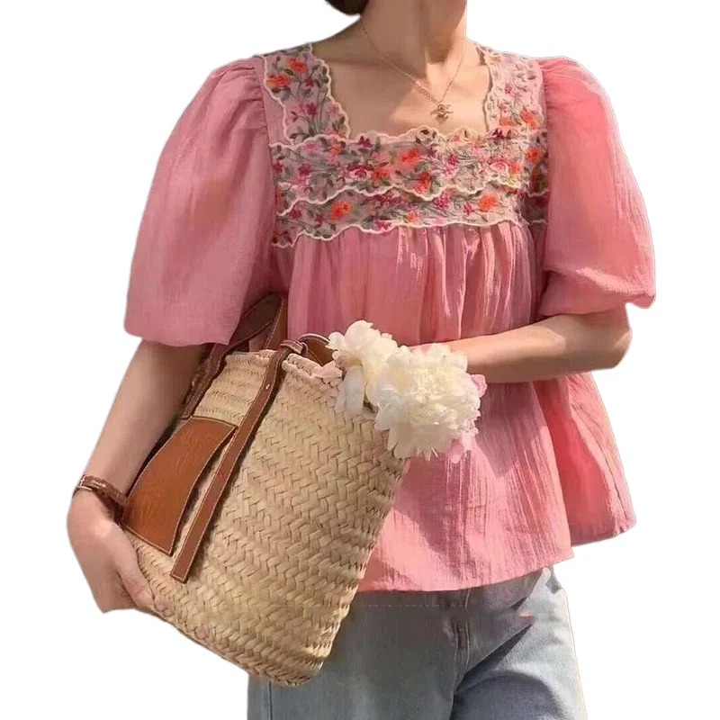 เสื้อเชิ้ตแขนสั้นคอเหลี่ยมปักลายดอกไม้สไตล์เกาหลีสำหรับฤดูร้อนสำหรับผู้หญิงเสื้อแขนพองผ้าชีฟองเบบี้ดอล