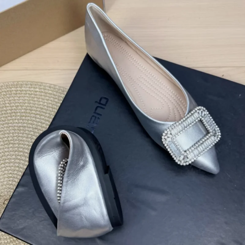 2025 New Arrivals V Shape Lady Barefoot Causal leather Shoes With Luxury Crystal Buckle Trendy Wine White Pointy Tip Flats 48 33