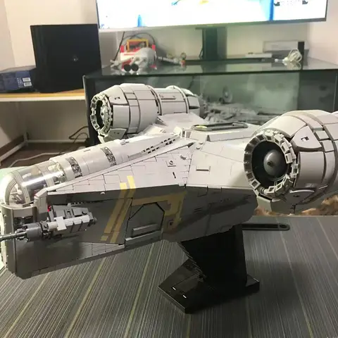 2026 New 6187pcs Spacecraft Model Star Mandalorian Razor Crest Spaceship Home Decoration Christmas Gifts
