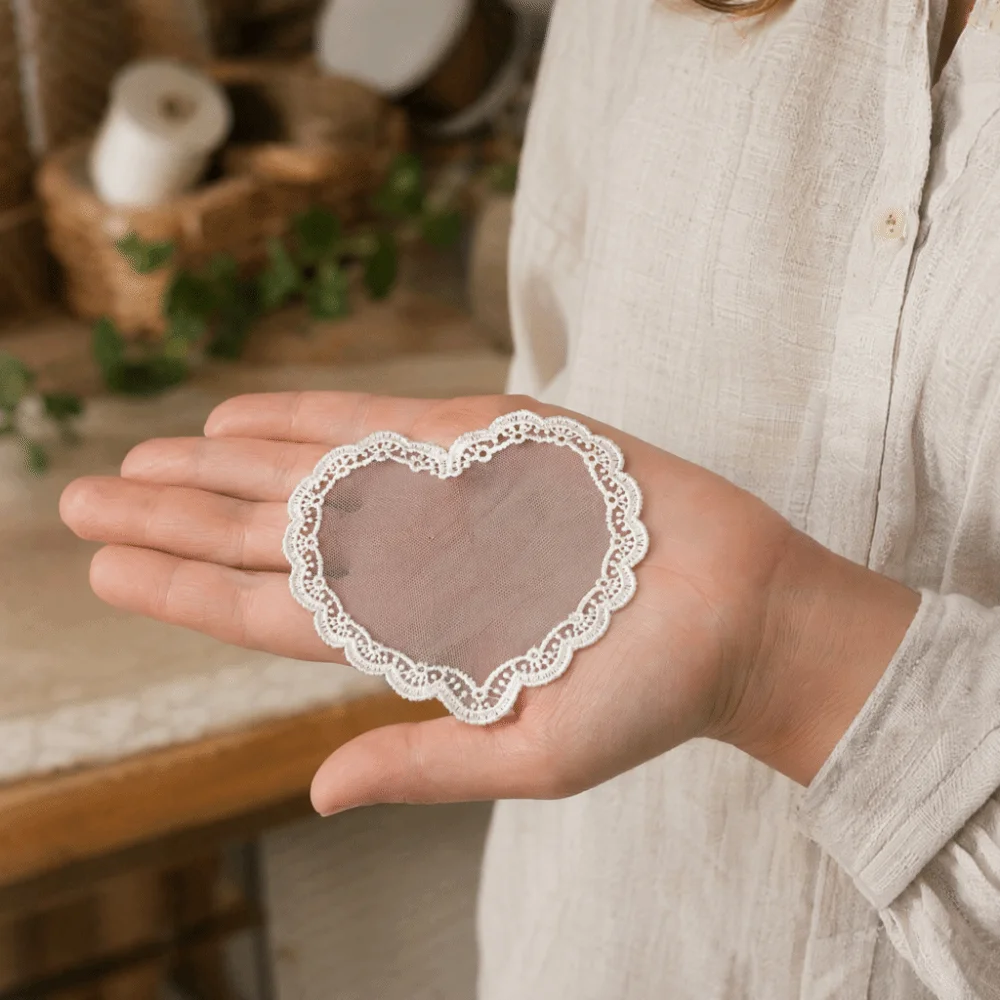 Heart-shaped Lace Place Cards Table Setting Decor Name Cards Wedding Name Tags Lace Design Place Cards Romantic Table Decor