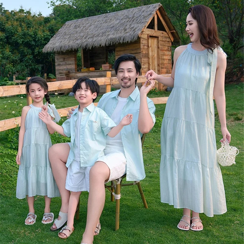 

2026 Одинаковые комплекты для всей семьи, одинаковый комплект для семьи мамы и дочки во французском стиле, платье без рукавов «Мамбо», футболка для отца и сына