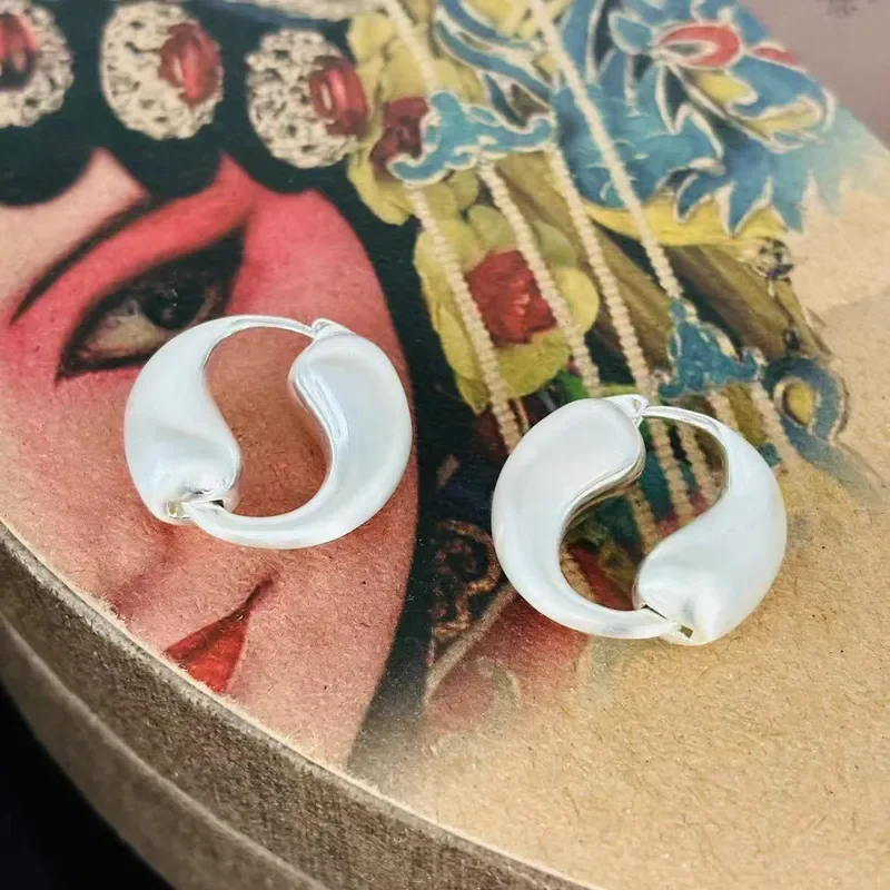 European and American new earrings heavy industry brushed matte silver fashion temperament niche design advanced sense tai