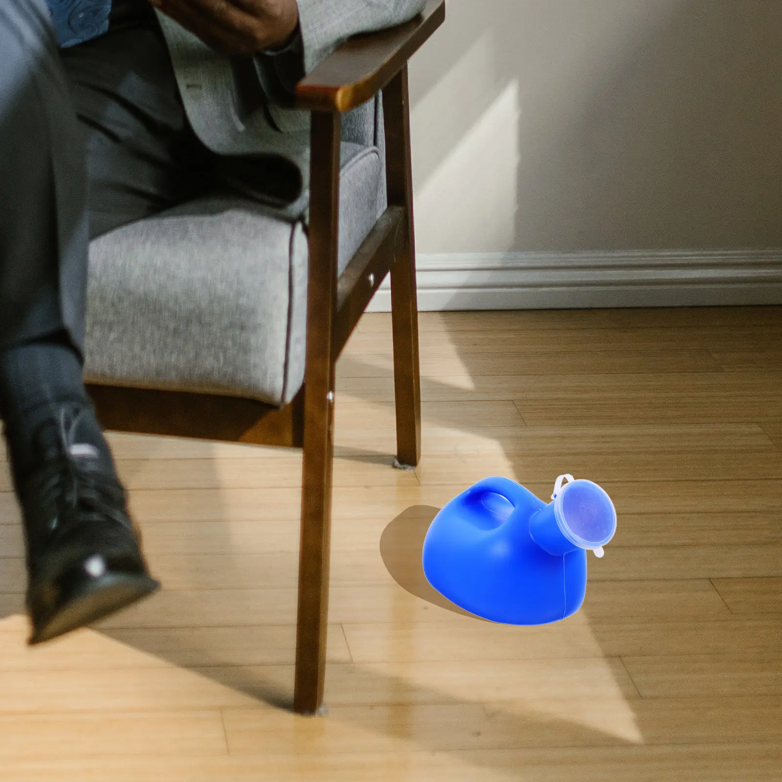 

2000Ml Spill Proof Portable Urinal Bottle Plastic Chamber Pot for Elderly Adults Kids Multipurpose Urine Bucket Home Hospital