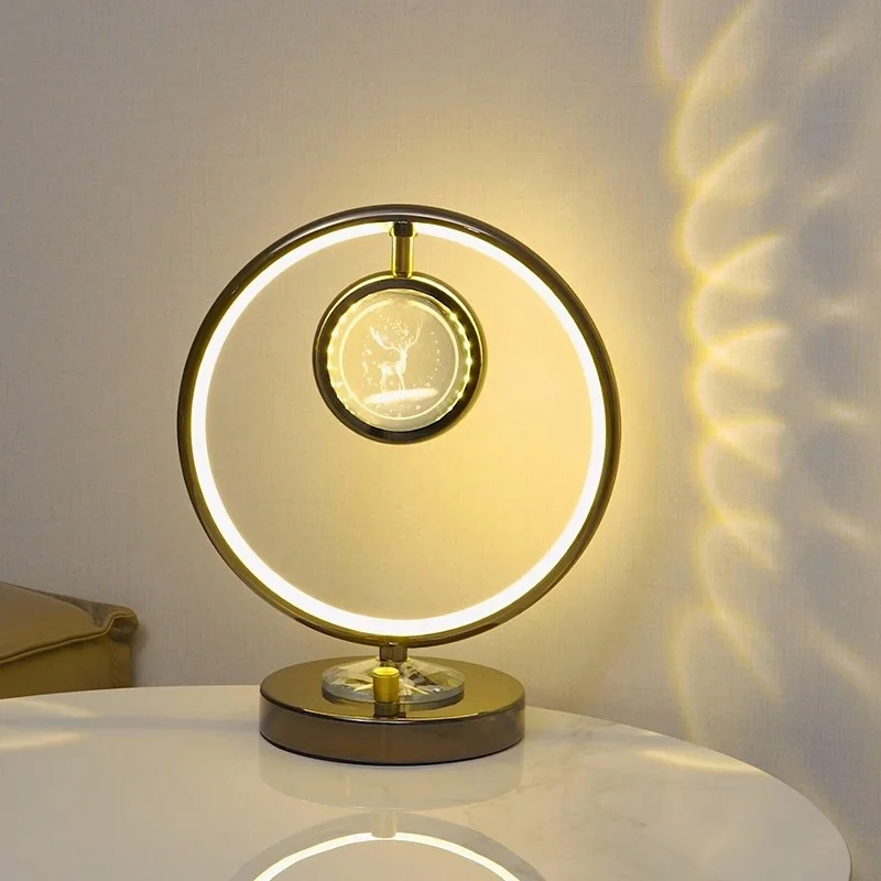 

Crystal table lamp, simple, modern, gold, light luxury, high-end feeling, living room, master bedroom, bedside table lamp
