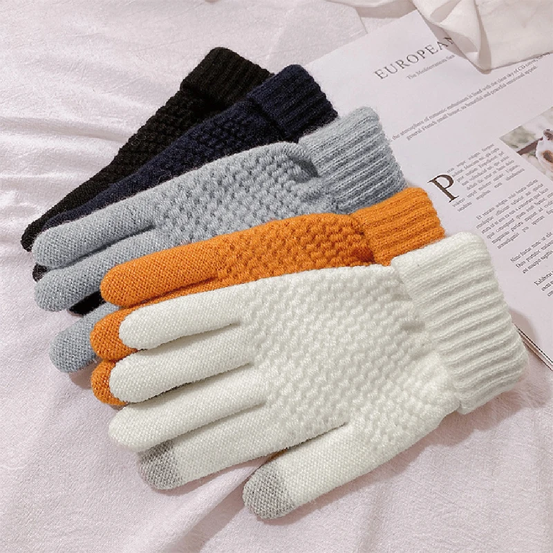 

New Touch Screen Knitted Warm And Fashionable Velvet Yarn Jacquard Gloves