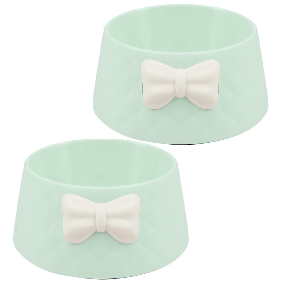 قطعتان من وعاء تغذية الحيوانات الأليفة البلاستيكي المستدير للكلاب والقطط مع تصميم بعقدة على شكل فيونكة خفيف الوزن ومحمول من مادة صحية باللون الأخضر