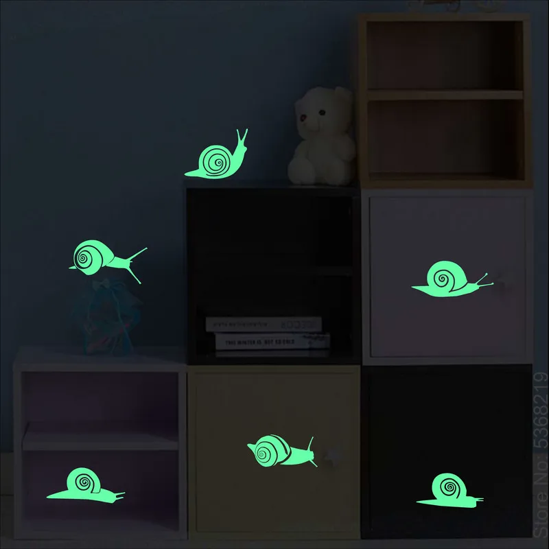 Autocollants d'escargot de dessin animé qui brillent dans le noir, décoration murale, décalcomanie en vinyle, chambre d'enfant, téléphone, ordinateur portable, moto, vélo, voiture, garçon, fille
