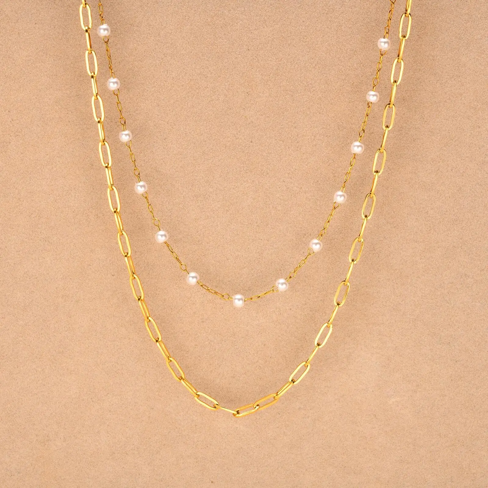 Immagine 7: Collana impilabile Statement per donna, collana girocollo con graffetta e catena di perle, gioielli a strati durevoli ipoallergenici