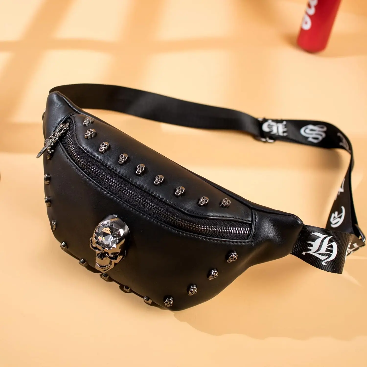 Fashion Leather Waist Bag Black Skull Design Bum Bags Crossbody Belt Bag Waist Pack for Holiday Festival Travel Running Hiking