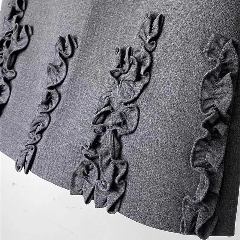 กระโปรงมินิสเกิร์ตทรงสวยหรูสำหรับผู้หญิง แฟชั่นระบายขอบเอวสูง ทรงเข้ารูปสำหรับฤดูร้อน สไตล์สาวออฟฟิศ สีพื้น เสื้อผ้าผู้หญิง