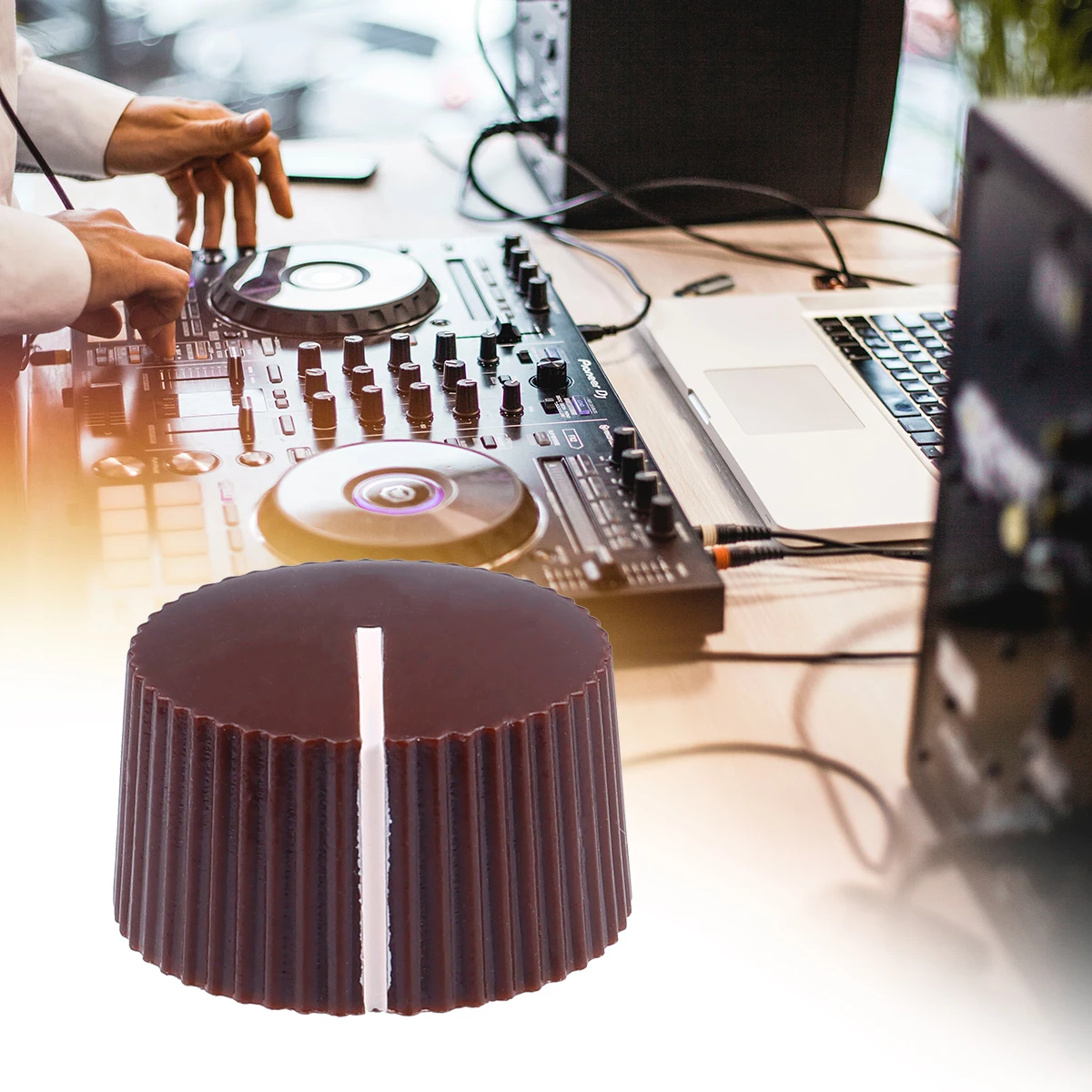 

6Pcs Guitar Knob Plastic Electric Guitar Knob for Tone Volume Control Bass Amp Speaker Solid Wear Resistant Replacement Part