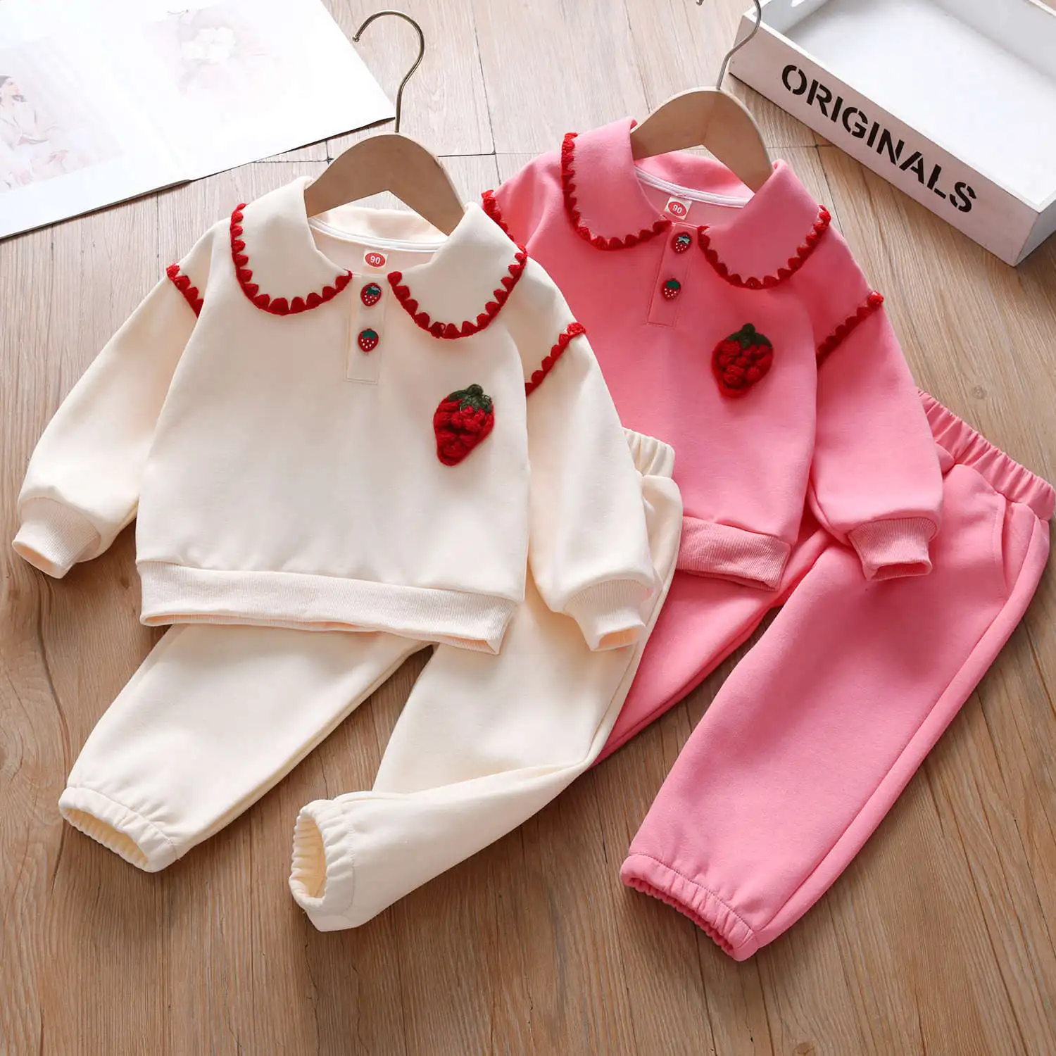 Jesienny zestaw ubranek dla dziewczynek Kid Strawberry Doll Collar Bluzy Pullover Top i spodnie Dolne stroje Garnitur dziecięcy