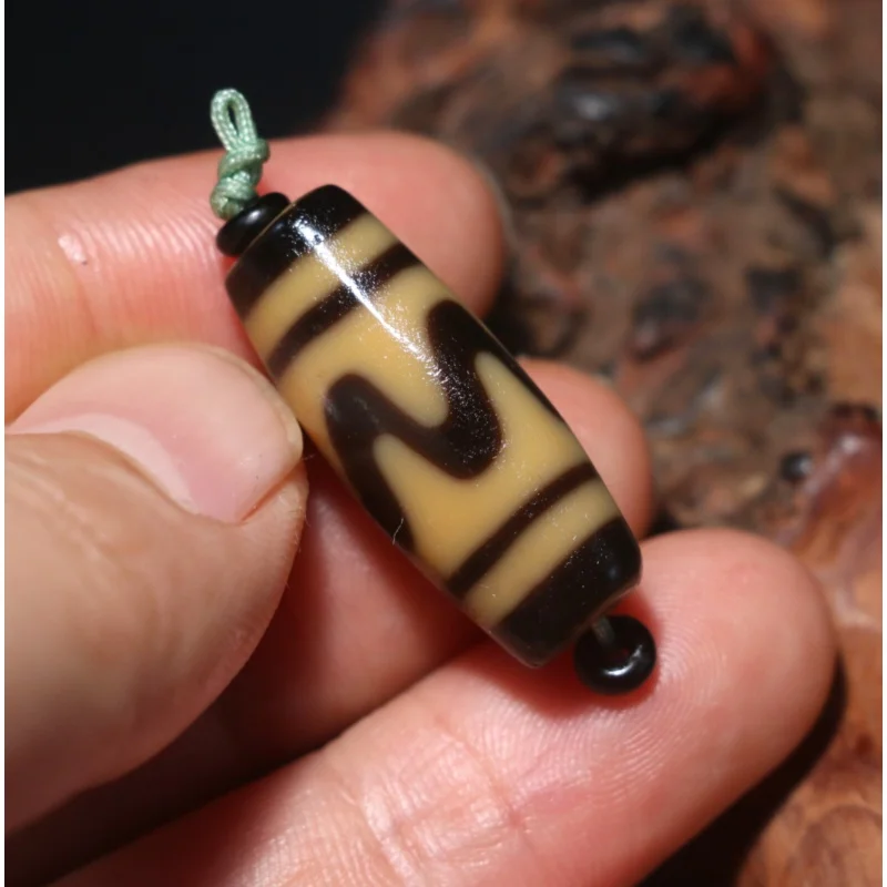 

Energy Tibetan Old Agate Ivory Color Oily Patina Tiger Tooth dZi Bead Top 5A QG