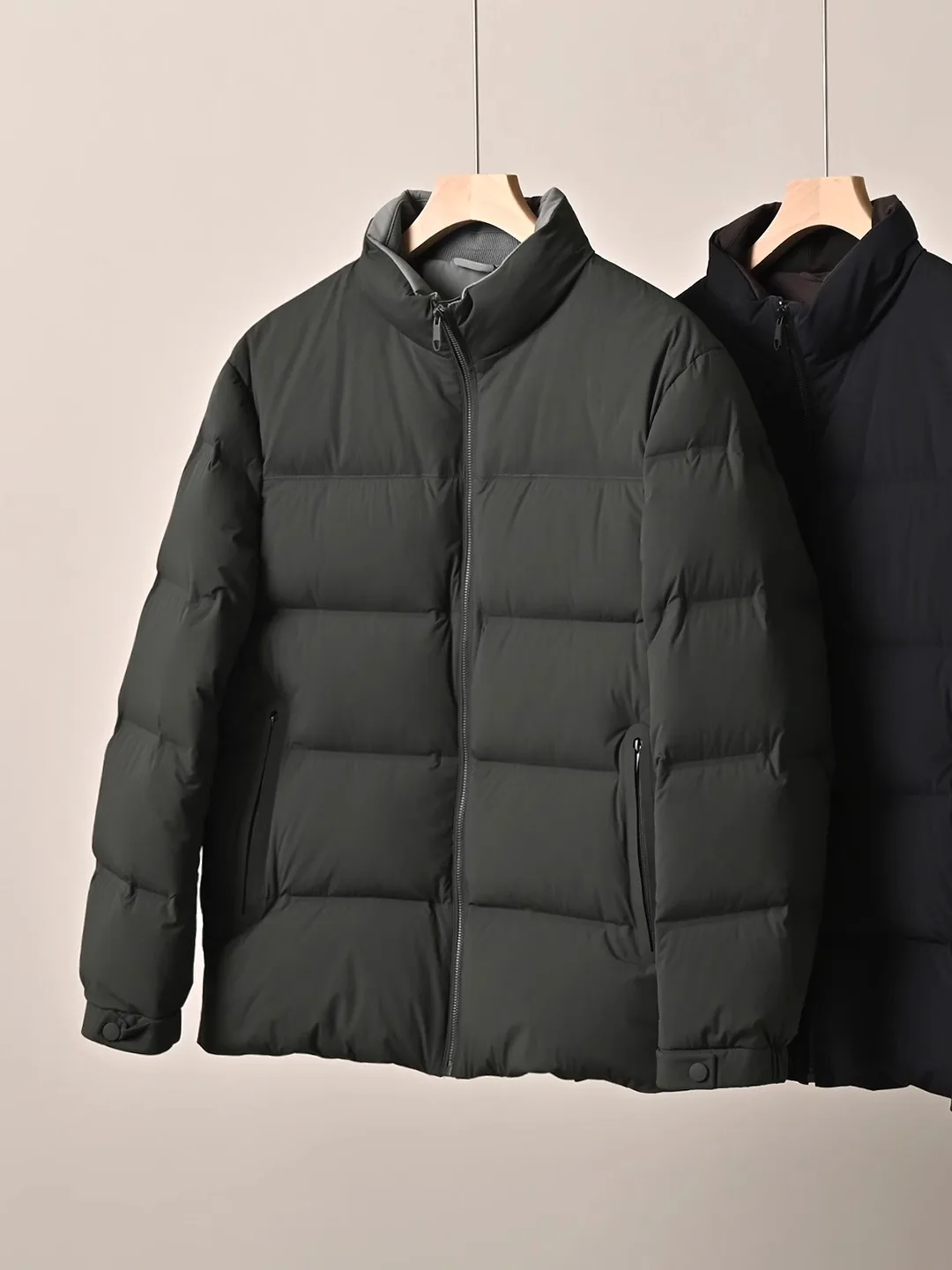 

Мужская пуховая куртка: ветрозащитная, водоотталкивающая, теплая верхняя одежда с хлопковым наполнителем, зимняя, на молнии, с декоративными элементами, из нейлоновой ткани