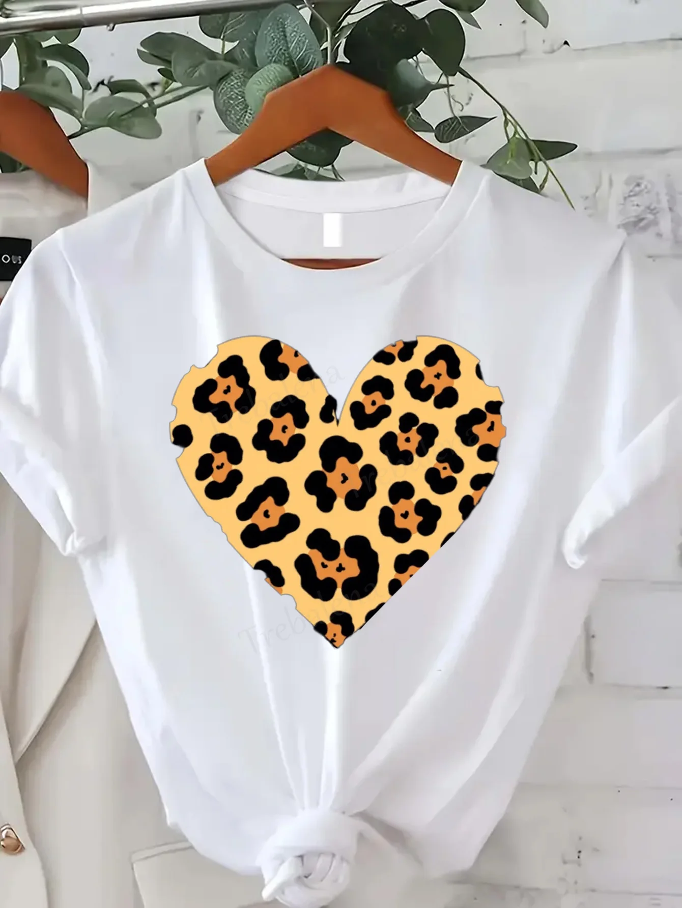 

Women T-shirt Leopard Heart Print T-Shirt for Women - Casual Sexy Summer Top