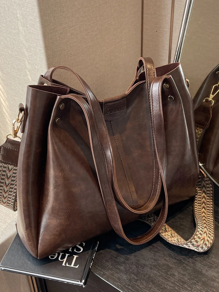 

Retro Large Capaci Tote Bag Women's 2023 Autumn Winter New Sle Student Class oulder Bag Commute Wide oulder Strap Cro...