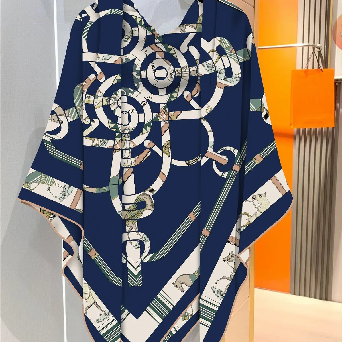 

30% Silk 70% Cashmere Scarf Women Hand Rolled Warhorse chain Print Square Scarves Wraps Bandana Big Hijabs Warm shawl scarf