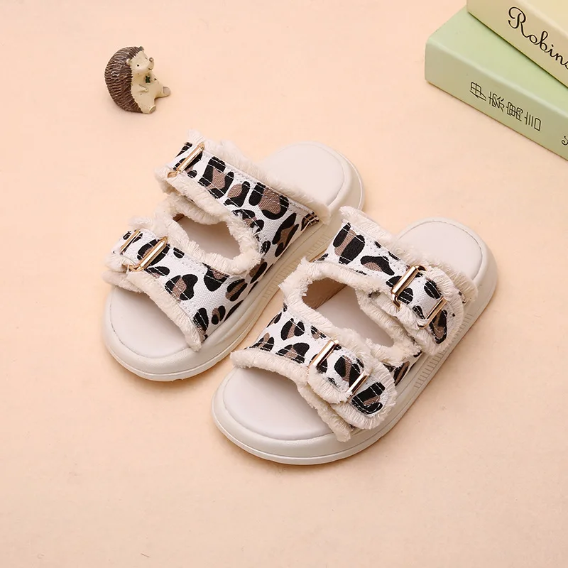 

Girls' Sandals 2025 Summer New Fashionable Open Toe Princess Shoe Soft Soled Versatile Beach Shoes