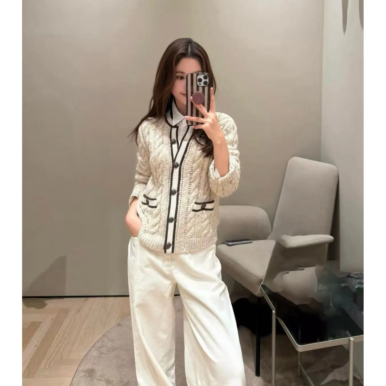 2026 Early Autumn Contrast Color Slim-fit Sequin Twist Button Single-breasted Knitted Cardigan Jacket For Women