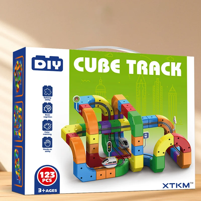 الأطفال ماجيك المسار قطار الكهربائية تجميعها اللبنات المغناطيسي السكك الحديدية سيارة المتاهة ألعاب تعليمية للأطفال هدايا عيد الميلاد