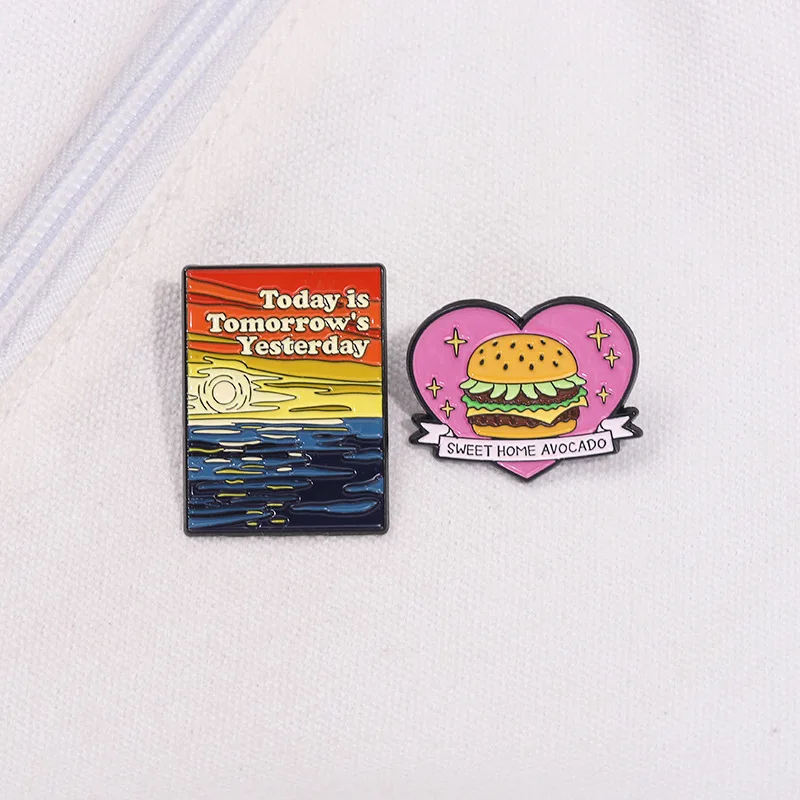 창의적인 새벽 그림 브로치 핀 사랑의 하트 모양 험버그 스위트 홈 아보카도 에나멜 라펠 핀 액세서리 코사지 주얼리 소품