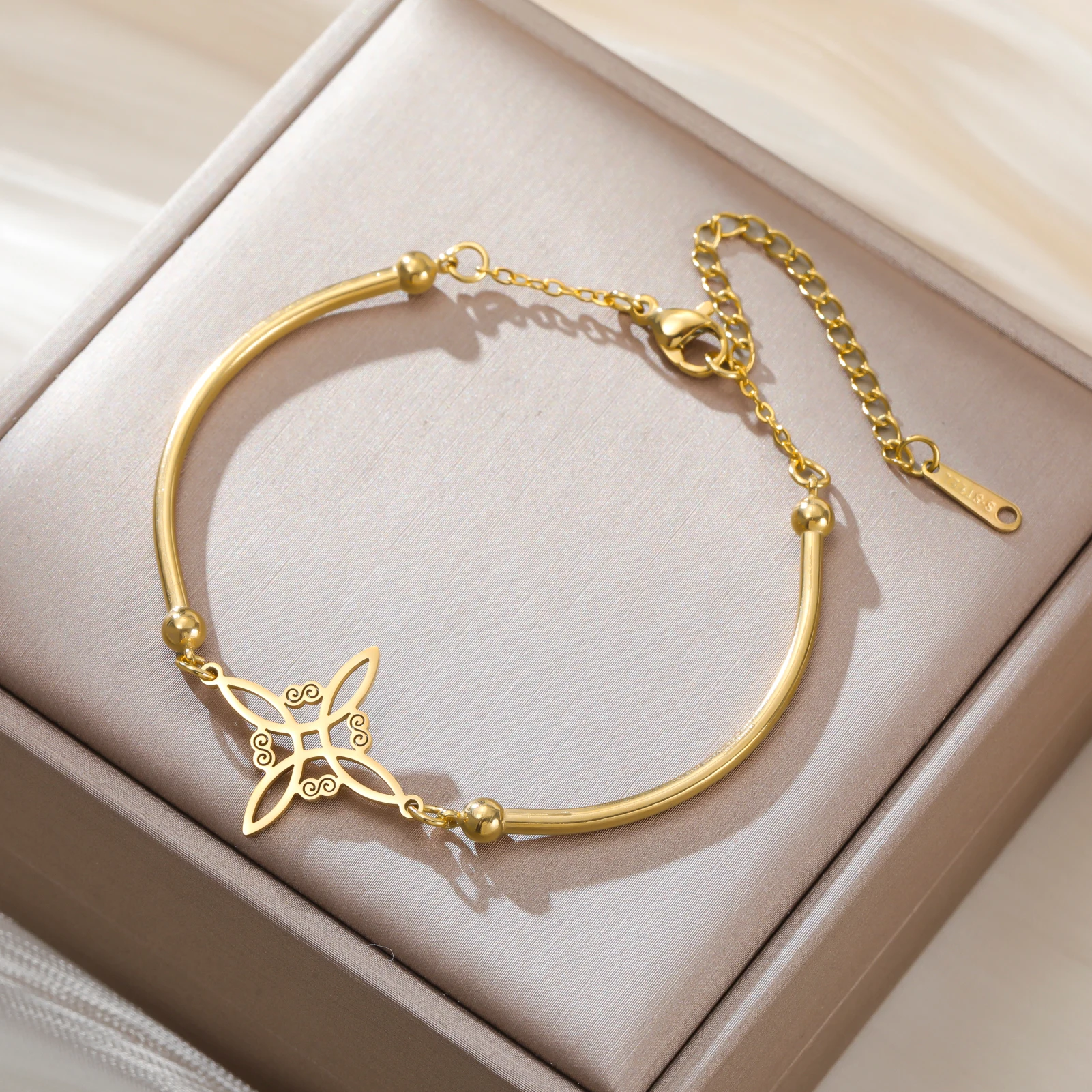 Skyrim Hexenknoten Charm-Armband für Frauen Edelstahl Verstellbarer Armreif Amulett Hexerei-Schmuck Geburtstagsgeschenk Großhandel