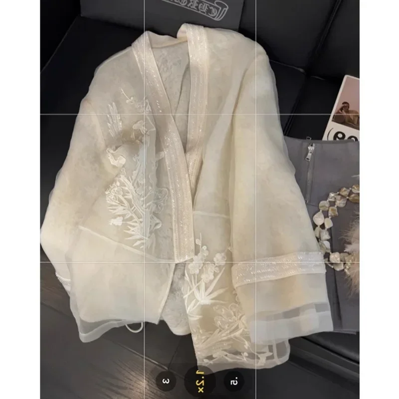 New Chinese Style Embroidery Shirt Women's Mesh Fairy Gentle Style 2025 New Gentleman's Feelings Top V-neck Pattern