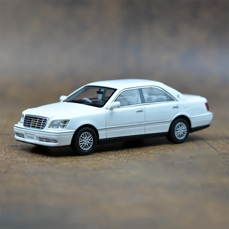 Original 1/43 Scale Toyota Crown Royal Saloon G Simulation Resin Car Model Static Display Collectible Toy Gift Souvenir