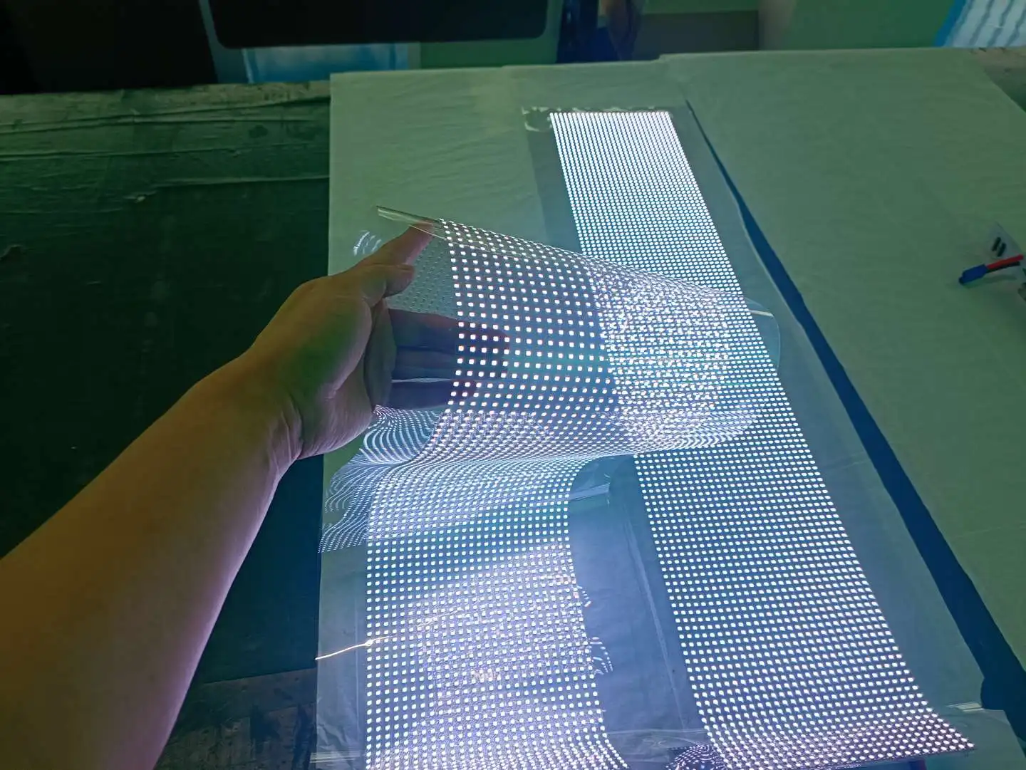Outdoor Flexible Transparent LED Pixel Mesh Screen Full Color Led Video Screen Mesh IP68 Waterproof Flexible LED Mesh Display
