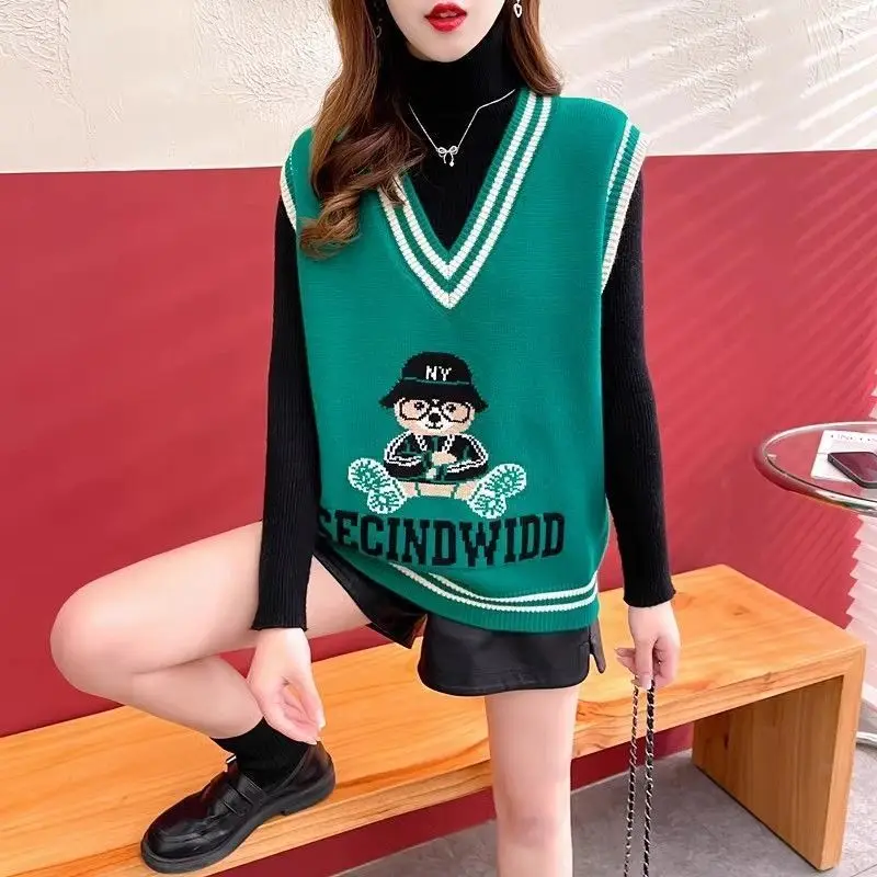 Preppy Style Sweet Cute Bear Sweater Vest V-neck Sleeveless Tank Top Korean Hip Hop Y2K Clothes Winter Autumn Men Women Clothing