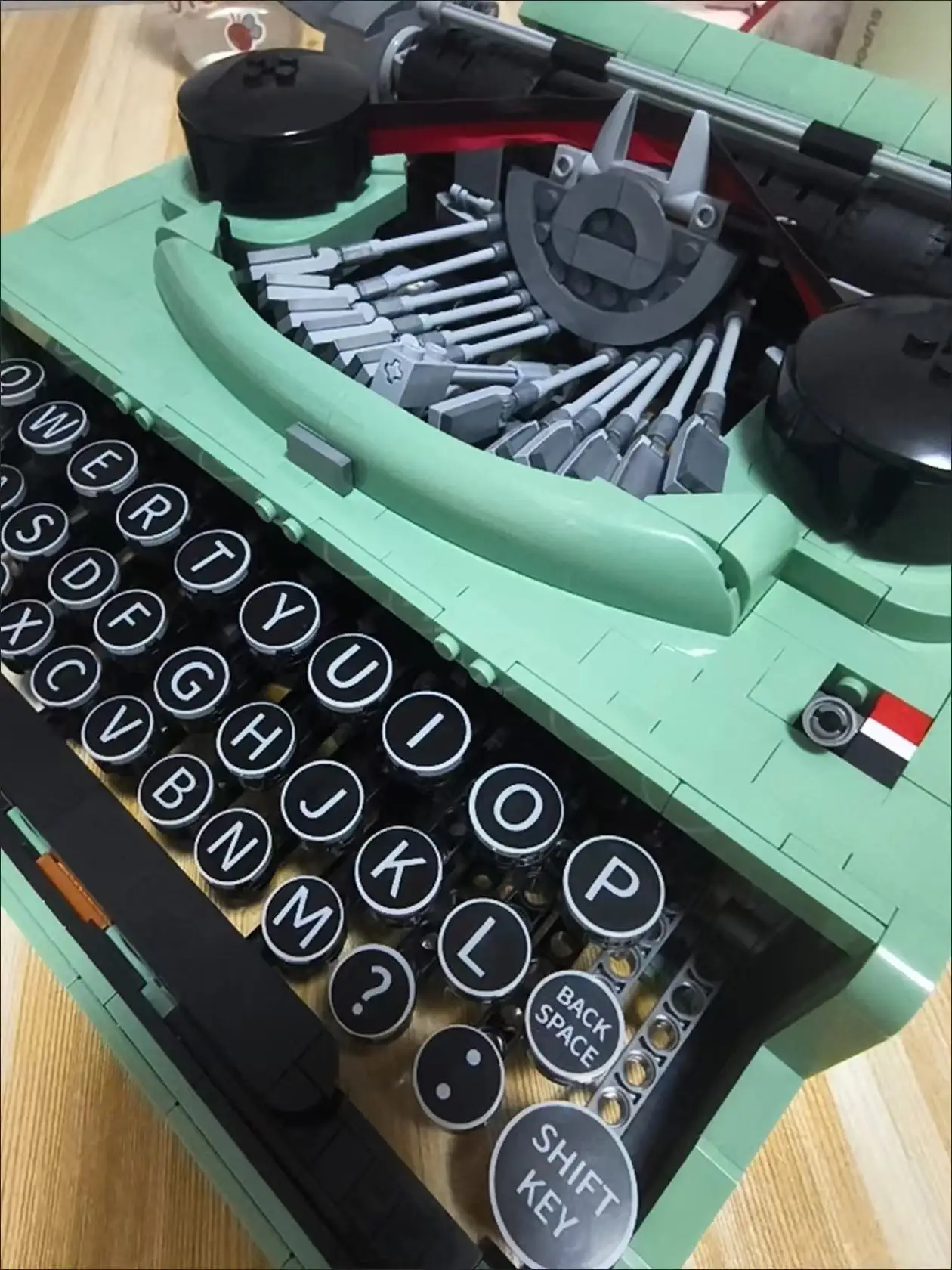 

Оригинальные идеи 2025 года, пишущая машинка, набор строительных блоков для взрослых, коллекционная модель в стиле ретро, игрушки, уникальные подарки для детей Hom