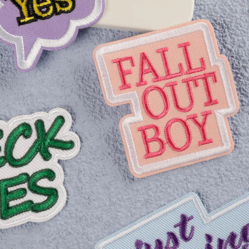 15 Teile/los Buchstaben Eisen Auf Patches Für Kleidung Gestickte Jacke Nähen Kinder Diy Stoffe Aufkleber Pack Thermische Klebe Applikation – Detail 4