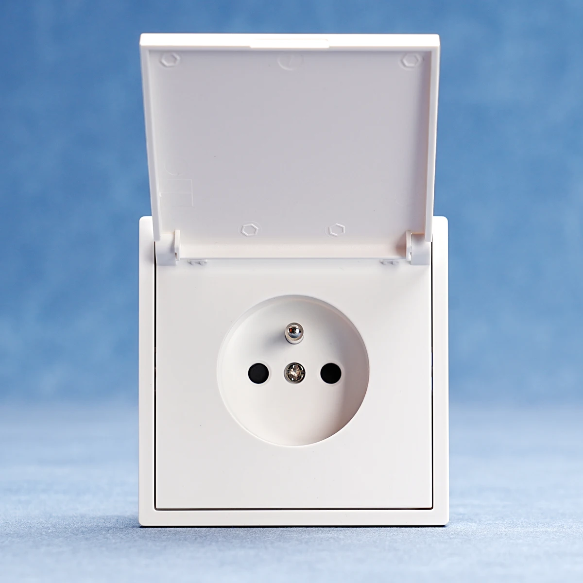 EU Standard Wall Socket 80*80mm Z Series Large Panel French Socket with IP44 Waterproof Cover Fire Retardant CE Certified Socket