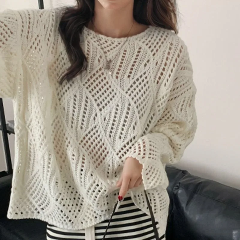 Korean rhombus-shaped V-neck hollow knitted thin pullover sweater, fashionable women's long-sleeved sunscreen outer women