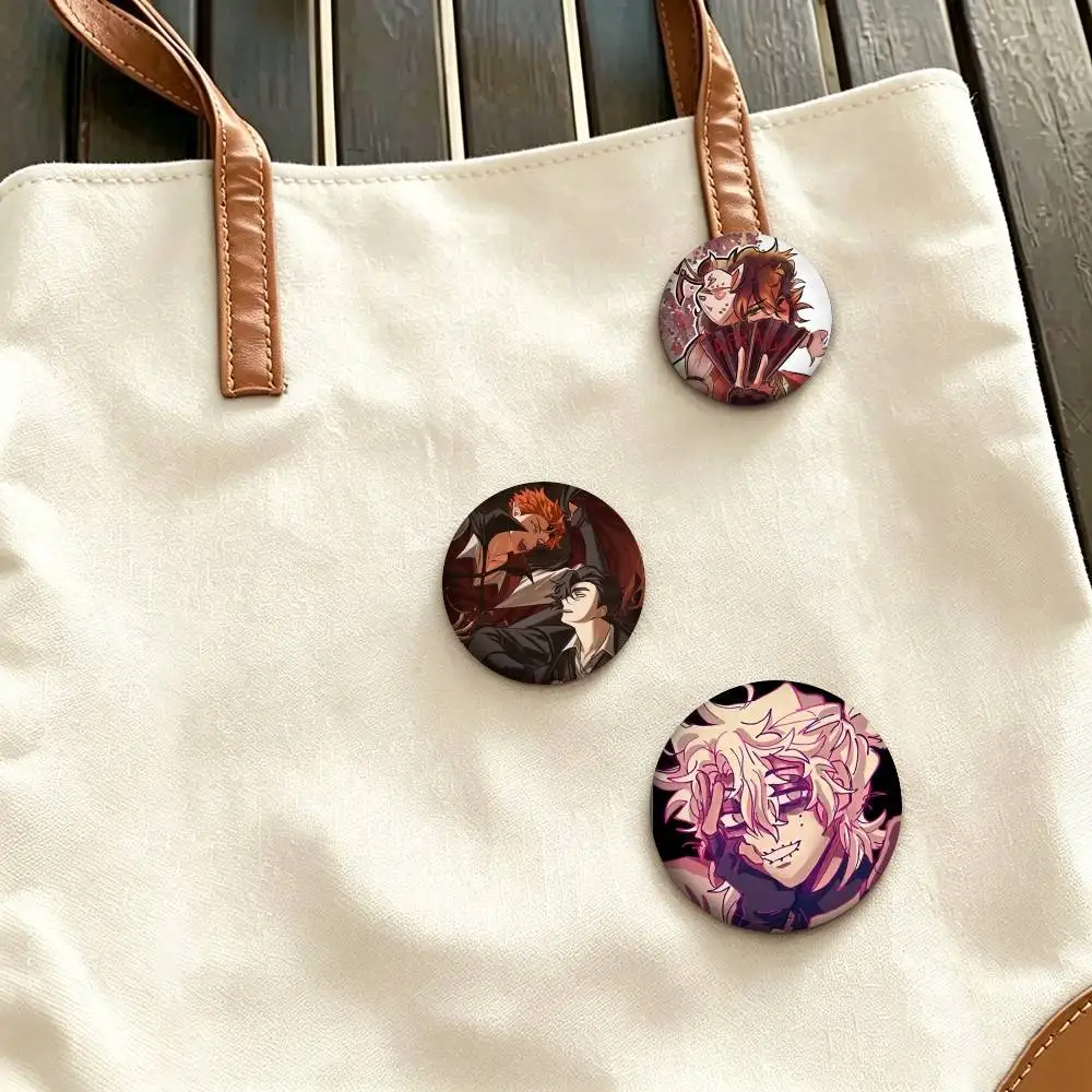 Jackpot Crash Course Dark Casino Pixel Thriller VN Game  25 32 44 58 75mm Badges Personalized Round Brooches Pins Accessory Gift