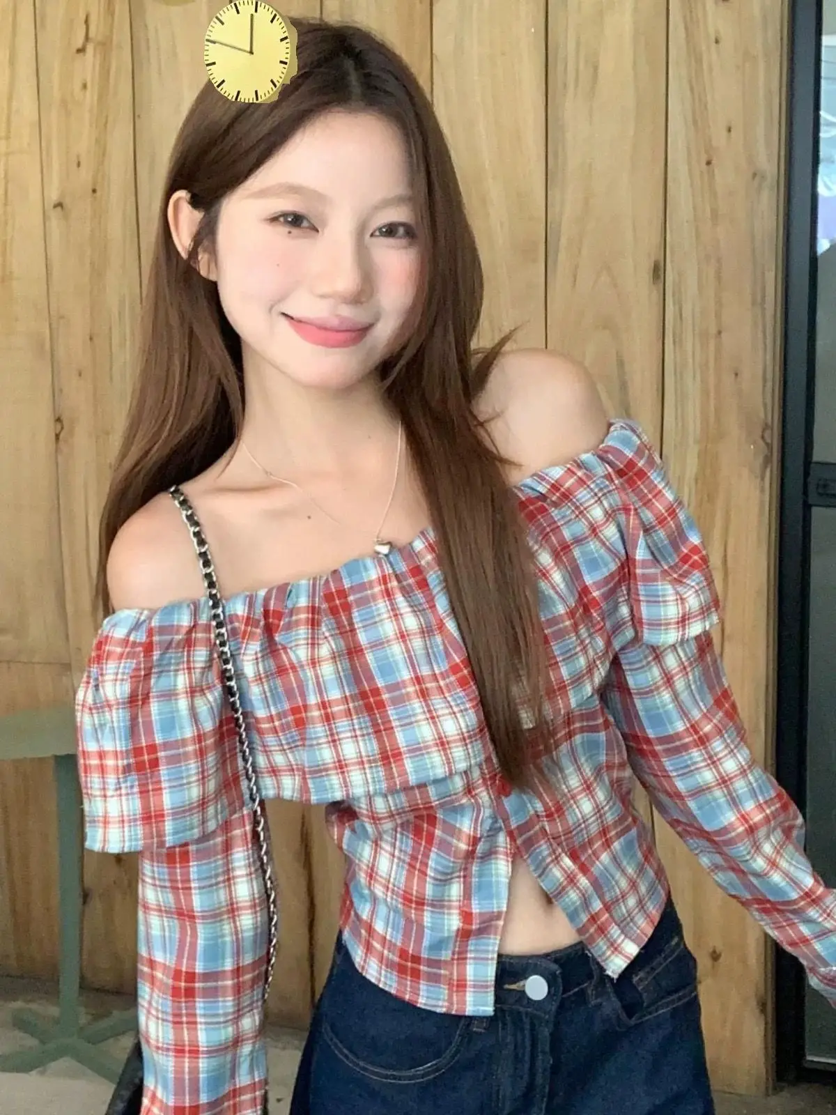 

Женская рубашка в корейском стиле с клетчатым узором, воротником с рюшами, приталенного кроя, с длинными рукавами, для ранней весны, с дизайнерским акцентом на плечах, рукава-колокол S...