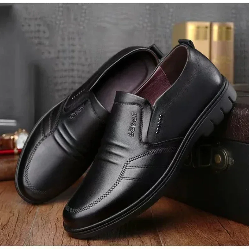 Men's CLassic Leather Shoes New Low-top Business Casual Loafers Black Soft Sole Offic Worlking Shoes Slip on Formal Men's Shoes