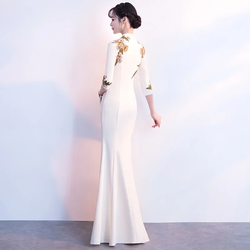 سيدة خمر زر زهرة زين تشيباو الساتان العروس فستان حفلات الزفاف ثوب المتضخم سبليت مثير شيونغسام الشمبانيا Vestidos