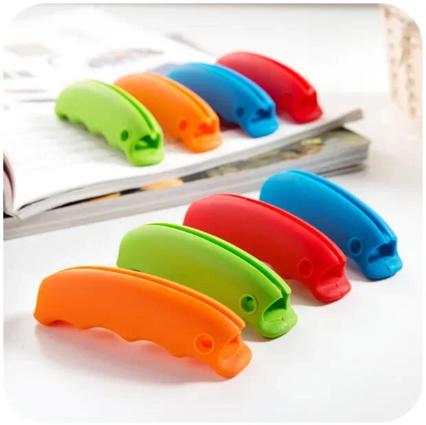 2PCS/lot Candy-colored Silica Gel Pickup Bag Carrier Kichen Accessories Kitchen Utensils