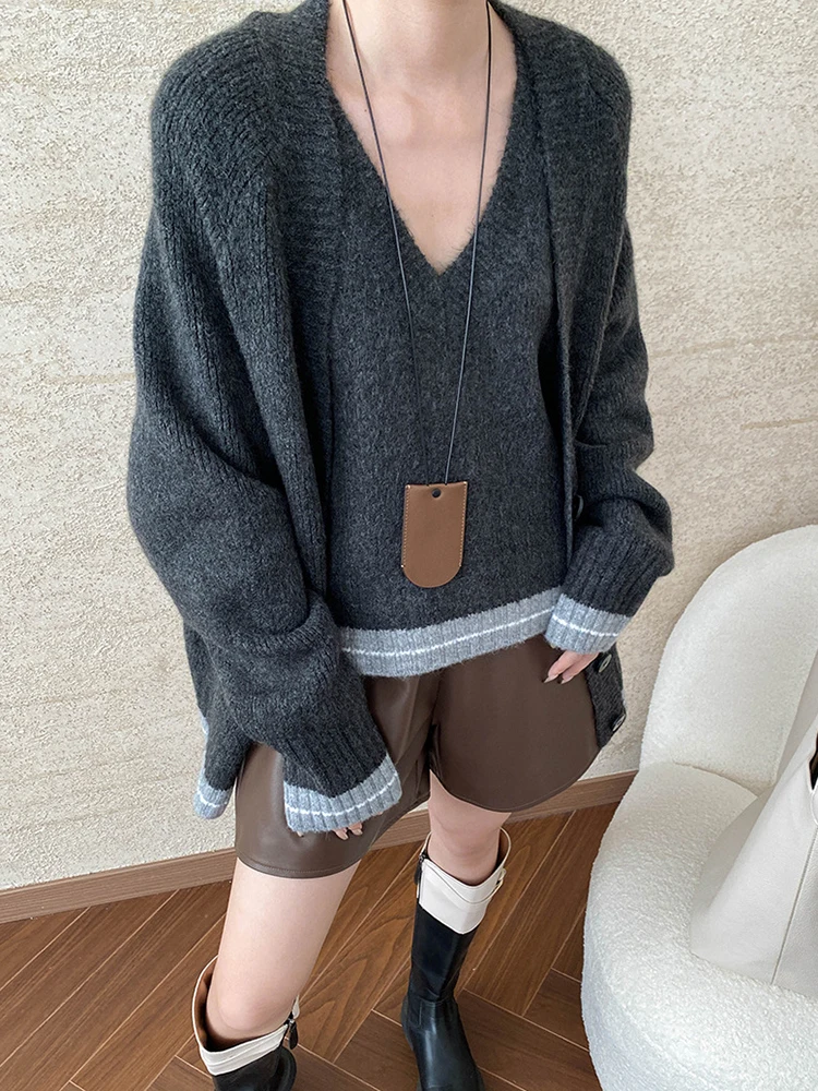 [LANMREM] Fashion Knitting 2 Piece For Women V Neck Fit Vest Cardigan Long Sleeve Loose Coats Female 2024 Autumn New 26C524