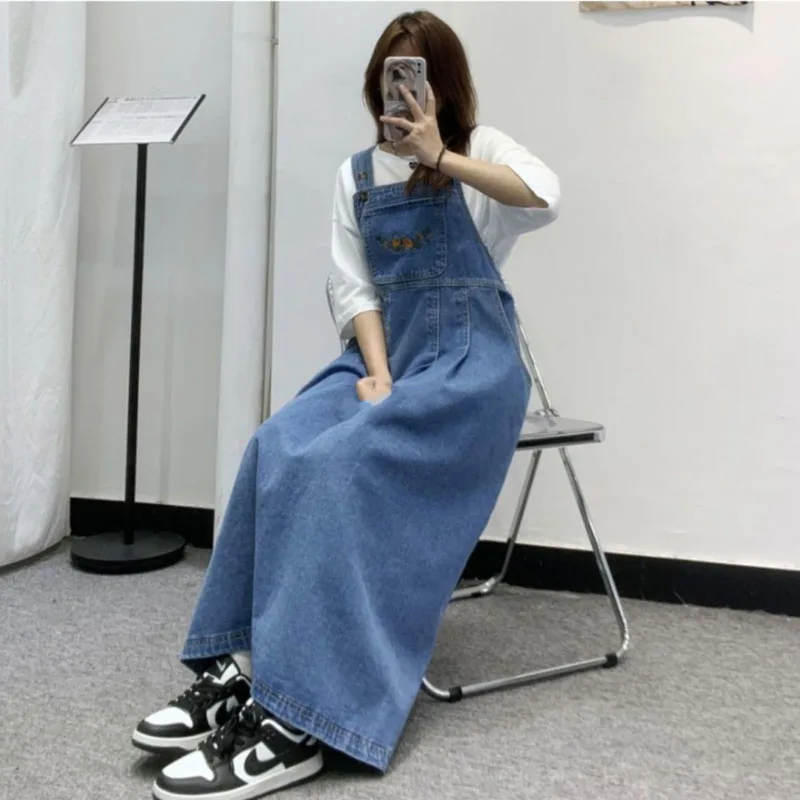 Embroidered Denim Strap Dresses Women\'s 2024 Summer New Korean Sweet Loose Pocket Medium Long Swing Jeans Dress