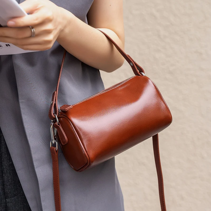 

Маленькая сумка через плечо из мягкой кожи, женская модная сумка-подушка, весна 2026, новая круглая сумка-труба, высококачественная сенсорная сумка